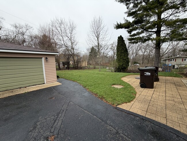 Building Photo - 202 Hickory Rd