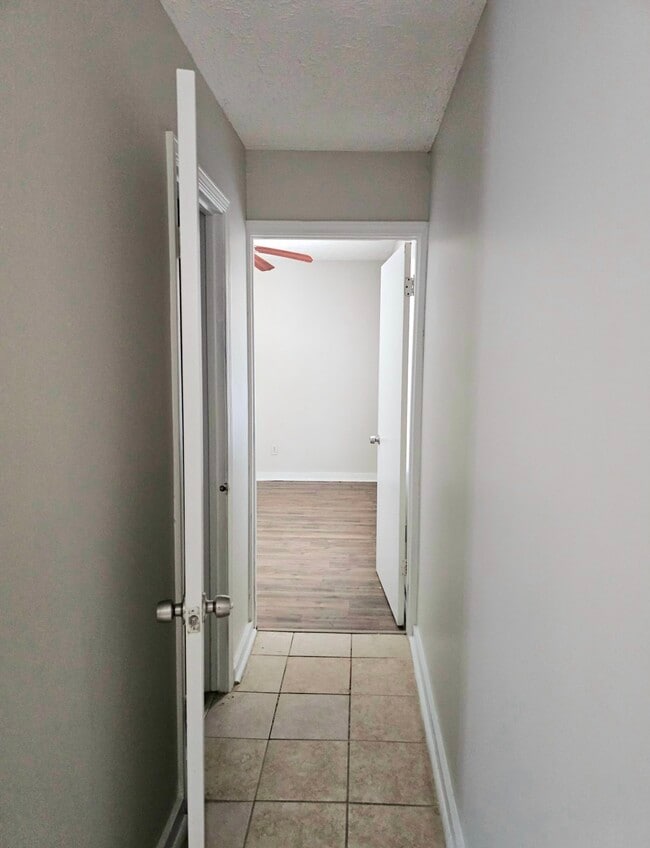 Building Photo - 422 Meriwether St
