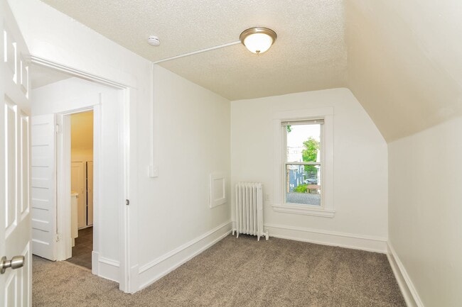 Building Photo - Newly Renovated Single Family Home - GREAT Mpls Location!