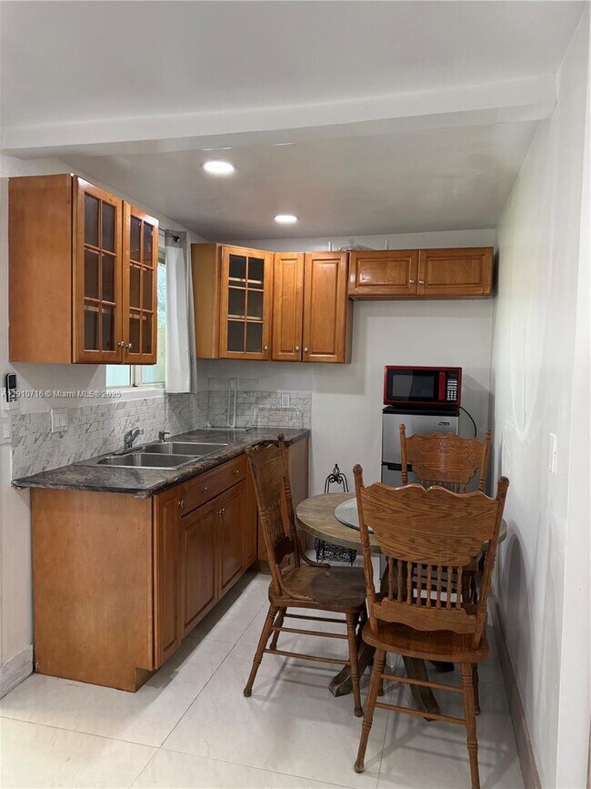 Building Photo - 7511 Farragut St