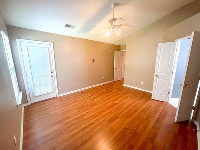 Building Photo - 123 Hawk's Nest Ct
