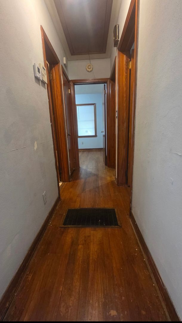 Building Photo - New Rental Available-2 Bedroom 1  Bath