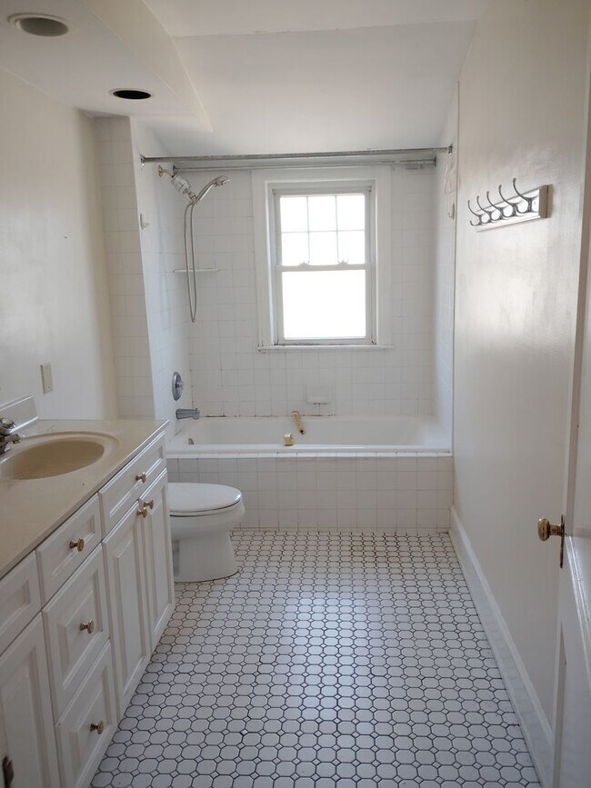 Building Photo - 2619 Prarie