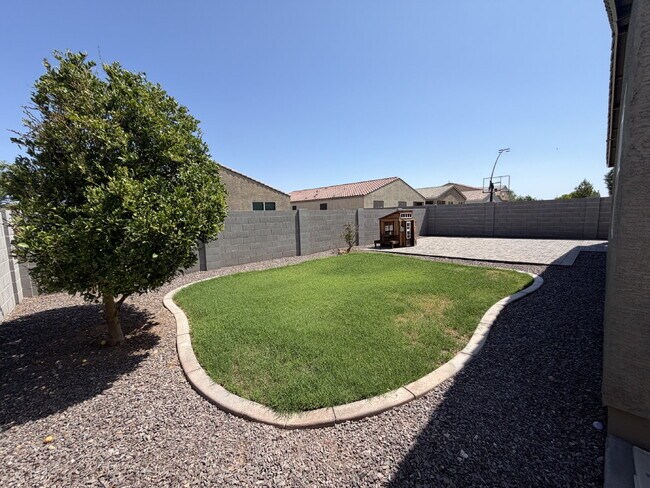 Building Photo - 7214 E Gamebird Way
