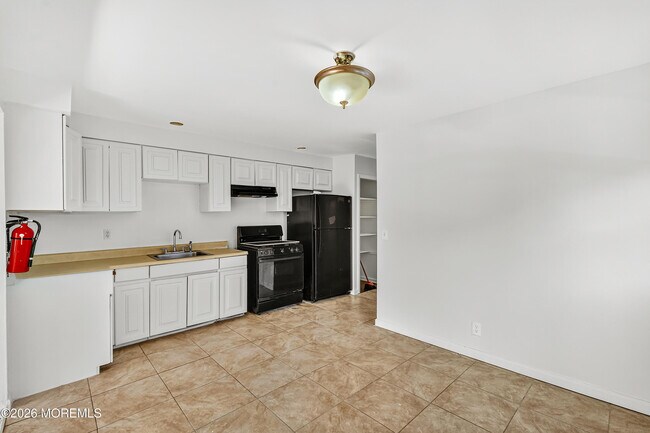 Building Photo - 217 Orange Ave