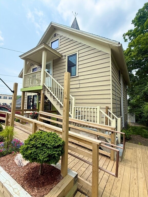 Primary Photo - 5 Snell St