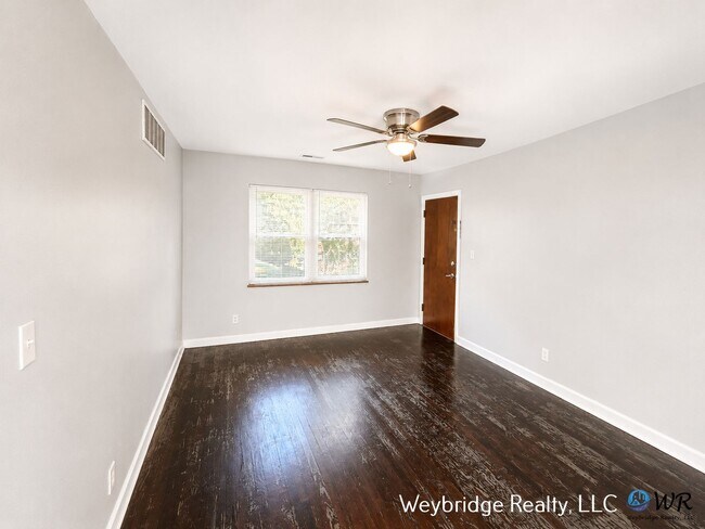 Building Photo - 3518 Hazelwood Ave