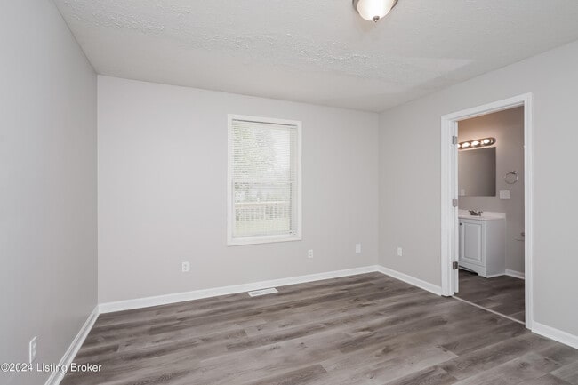 Building Photo - 156 Hackberry Ln
