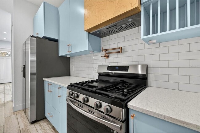 Building Photo - 611 24th Ave N