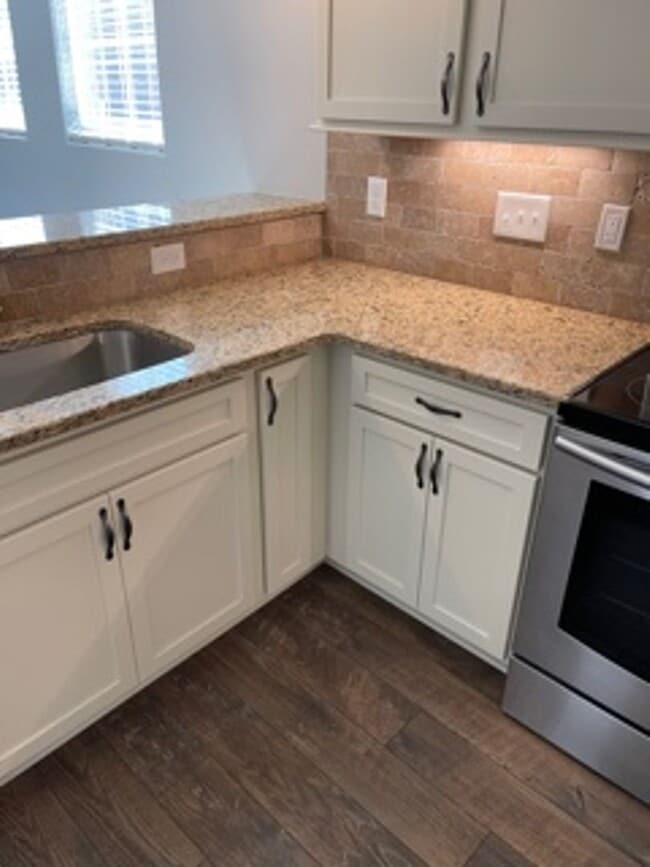 Building Photo - Generals Run Townhome   Coming Soon!