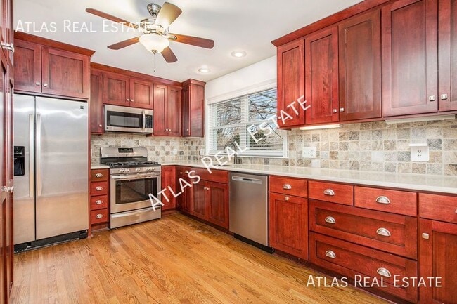 Building Photo - Check out this Location! Home for rent in ...