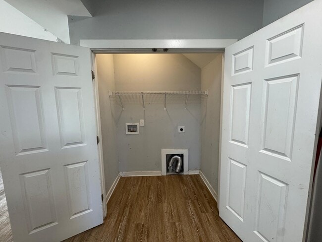 Building Photo - 1907 Grayson St