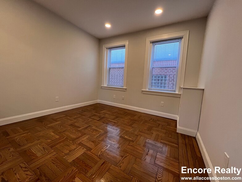 Building Photo - 11 Peterborough St