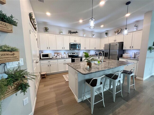 Building Photo - 3567 74th Ave E