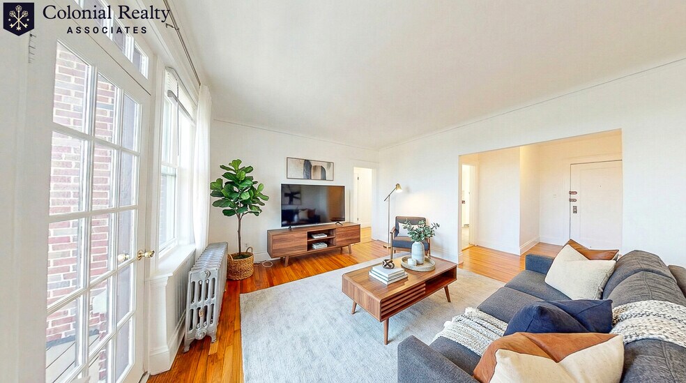 Building Photo - 2031 Commonwealth Ave