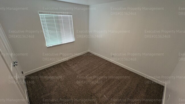 Building Photo - 5 bedroom, 2 bathroom, 3 car garage located near Taft Hwy/ Chevalier Rd