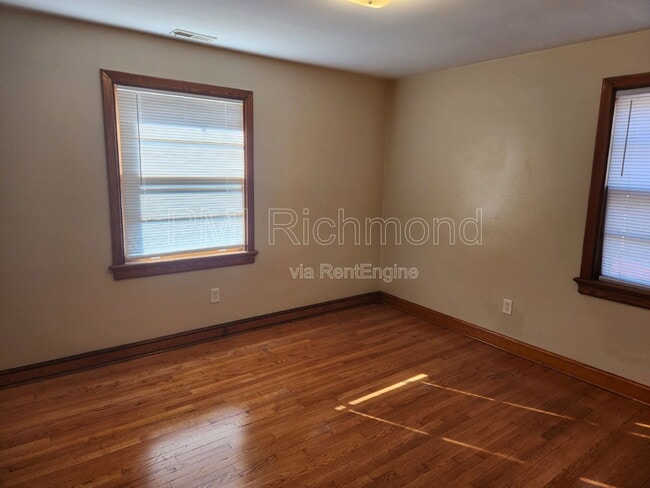 Building Photo - 831 Newkirk Dr