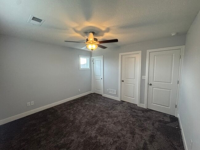 Building Photo - Luxury 5BR 4 BA Home w/ Pool and Clubhouse Access in GREAT location!