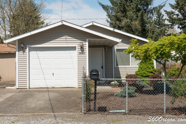 Primary Photo - 7305 SE Harney St