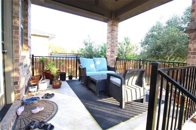 Building Photo - 15100 Iveans Way