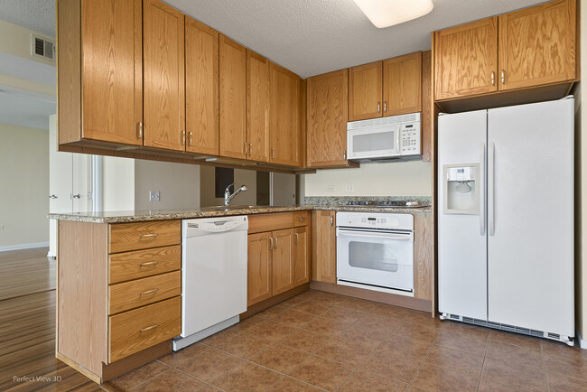 Building Photo - 9655 Woods Dr