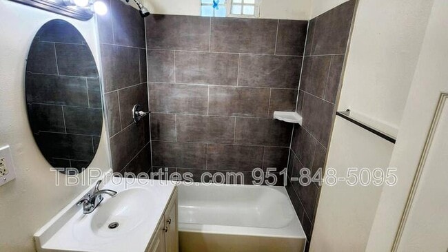 Building Photo - 6051 Vista De Oro