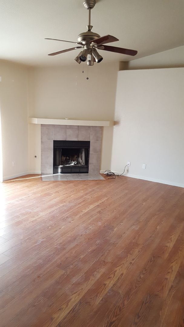 Building Photo - 1341 Spring Ct