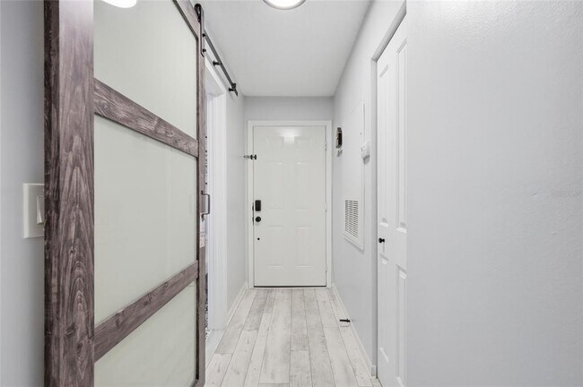 Building Photo - 2532 Grassy Point Dr