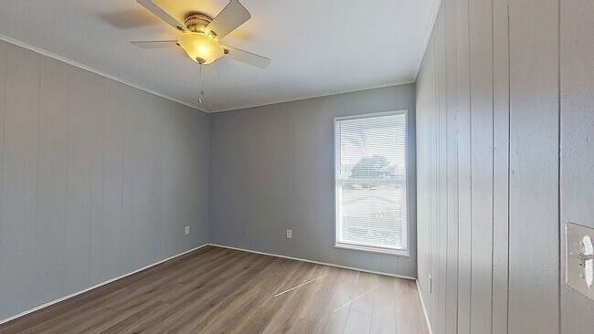 Building Photo - Charming 2 Bedroom close to the beach avai...