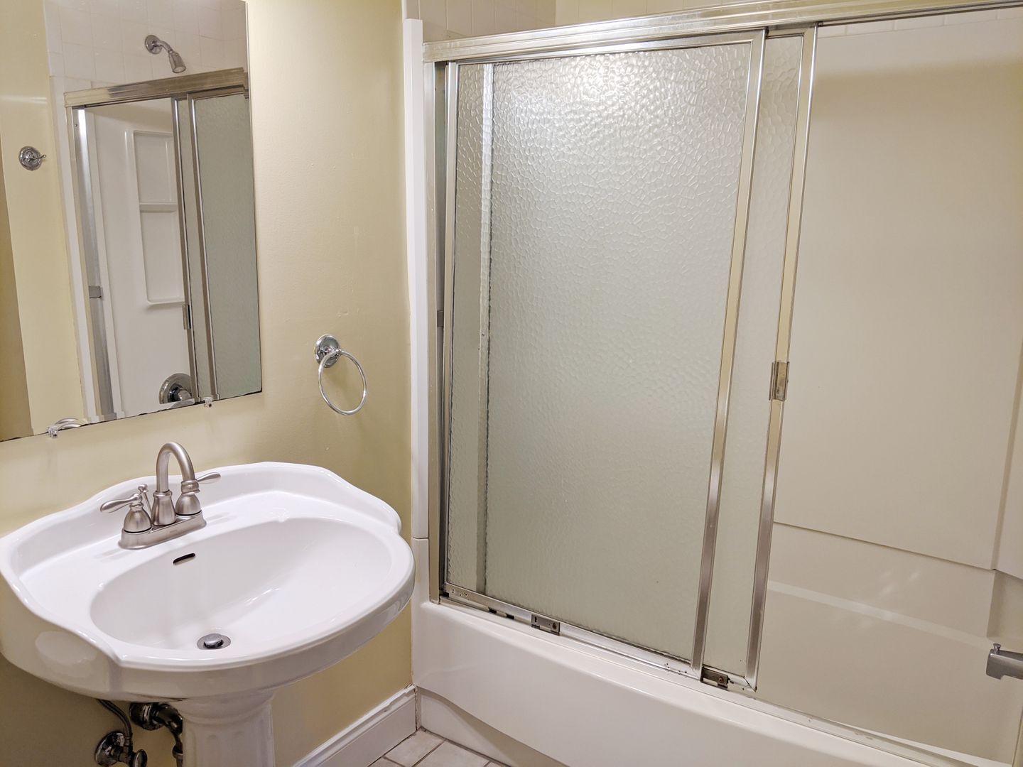 Building Photo - Redmen - Residential