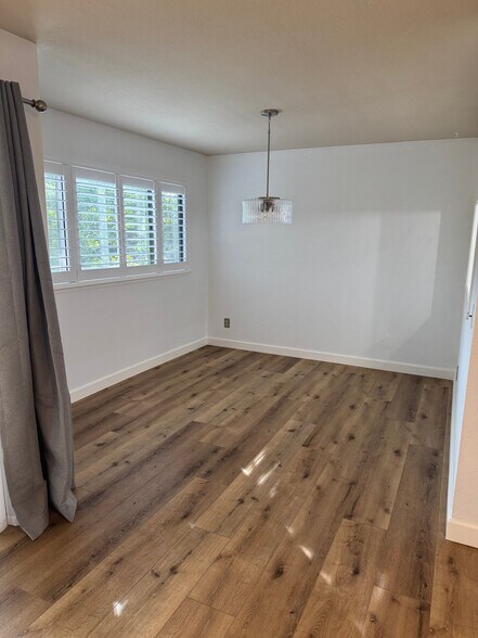 Building Photo - 16924 Sorrel Way