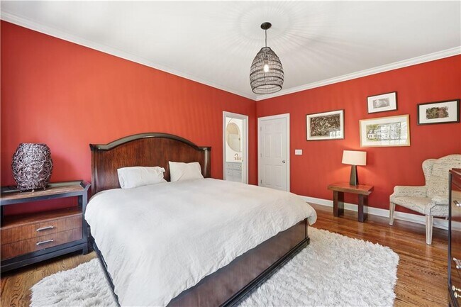 Building Photo - 1124 Moores Mill Rd NW