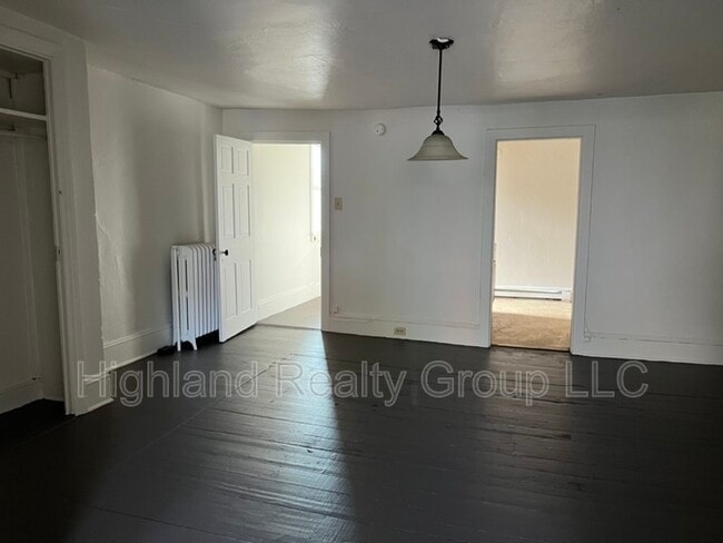 Building Photo - 357 Locust St