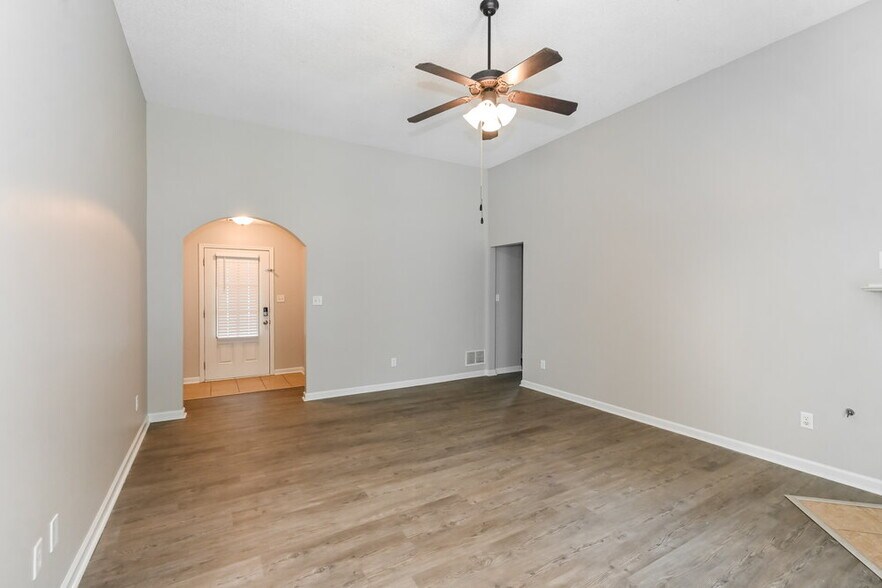 Building Photo - 3058 Wren St