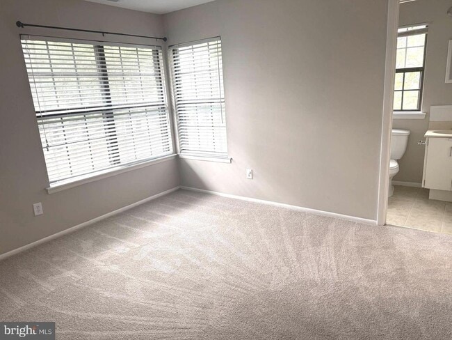 Building Photo - 258 Barclay Ct