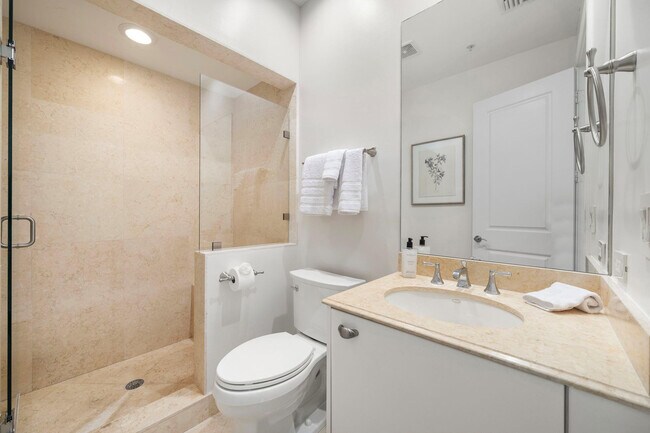 Building Photo - 514 N Birch Rd