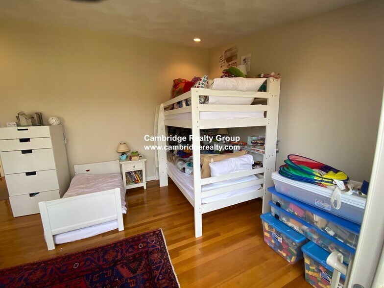 Building Photo - 14 Park Pl