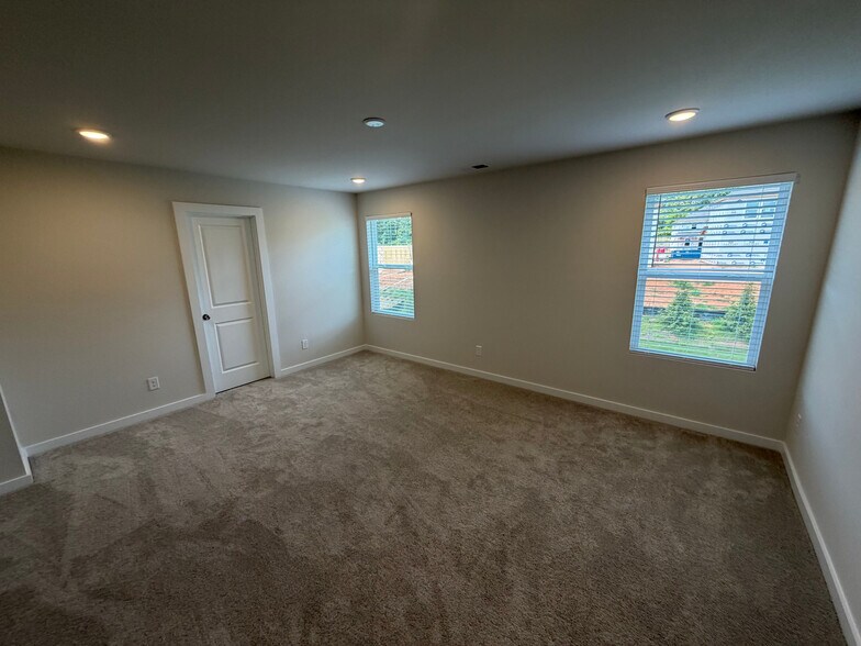 Building Photo - Room in Single Family Home on Switchgrass Ct