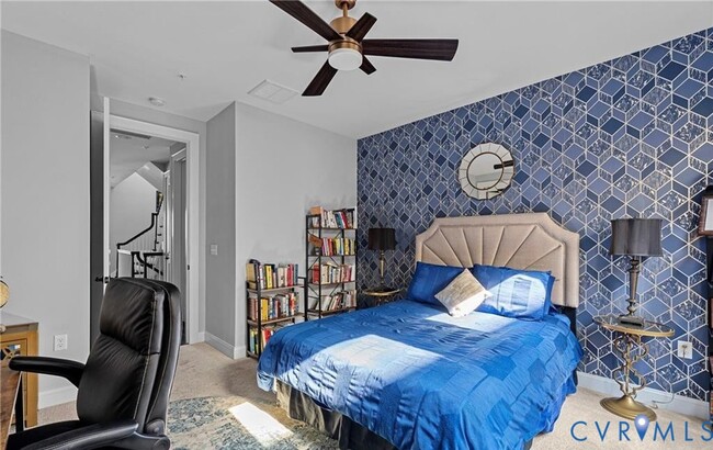 Building Photo - 444 W 6th St