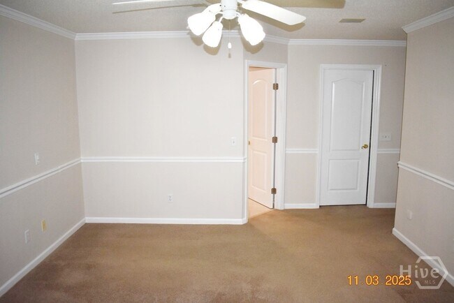 Building Photo - 10 Piper's Pond Ln