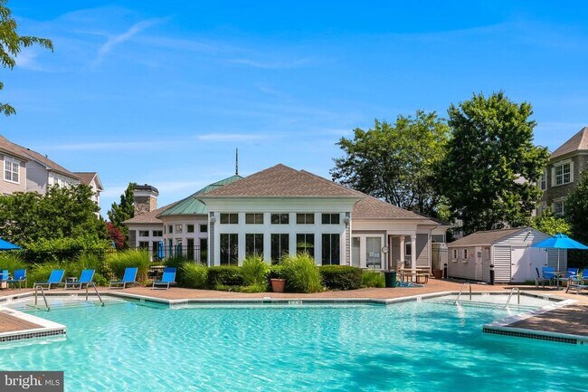 Building Photo - 21800 Flanders Ct