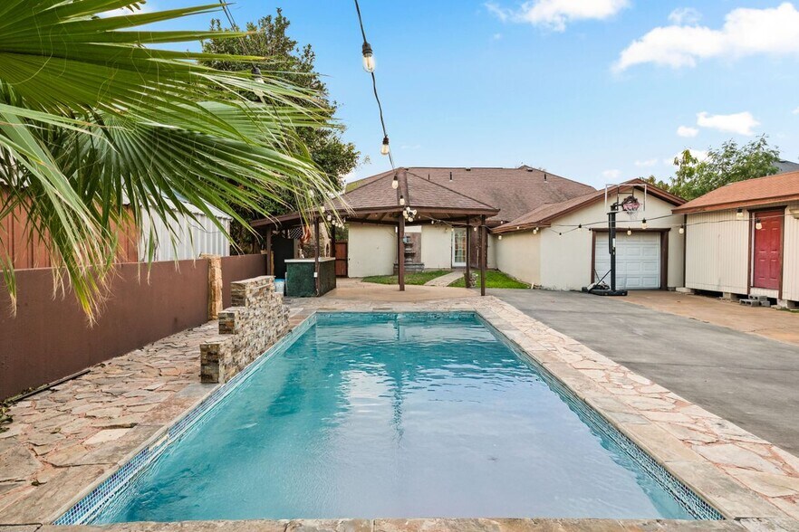 Building Photo - 415 South Eighth Street