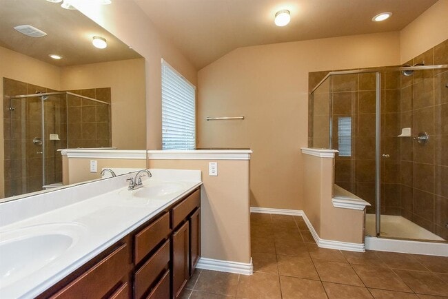 Building Photo - 26923 Glacier Creek Dr