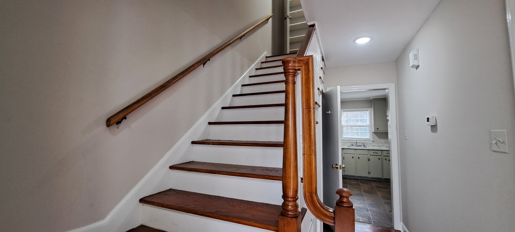 Building Photo - 610 Park Ave