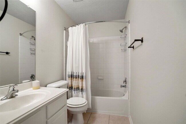Building Photo - 23 E Burberry Cir