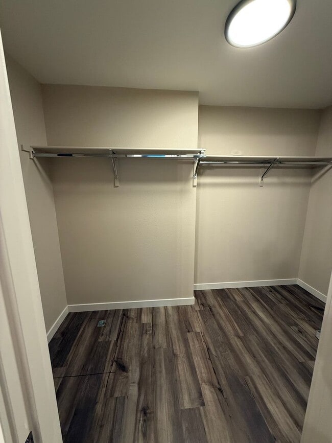 Building Photo - Modern Luxury 1 Bedroom with Open Kitchen & Private Yard- REDUCED RENT