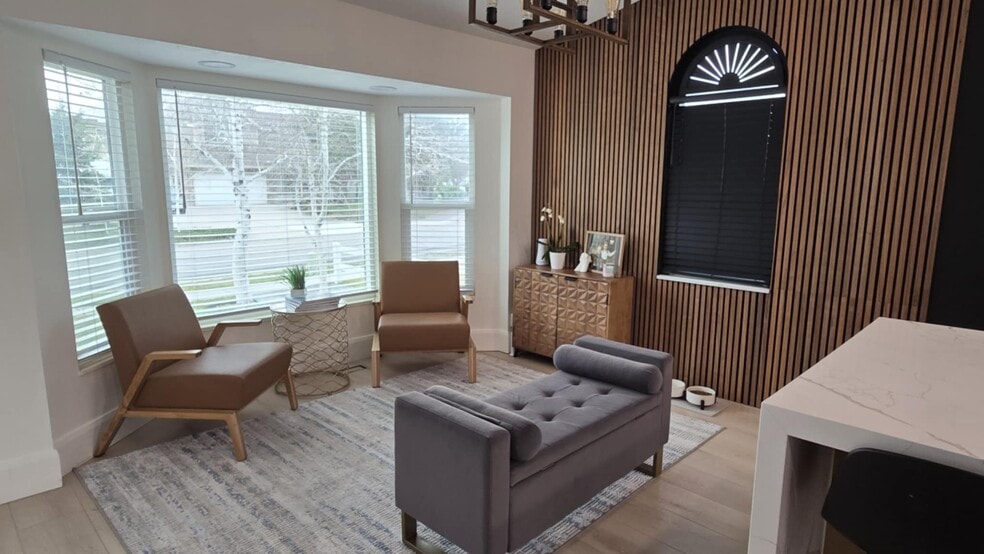Front sitting room - 2504 W Pine Needle Pl
