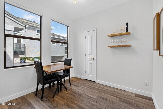 Building Photo - 15221 N Clubgate Dr