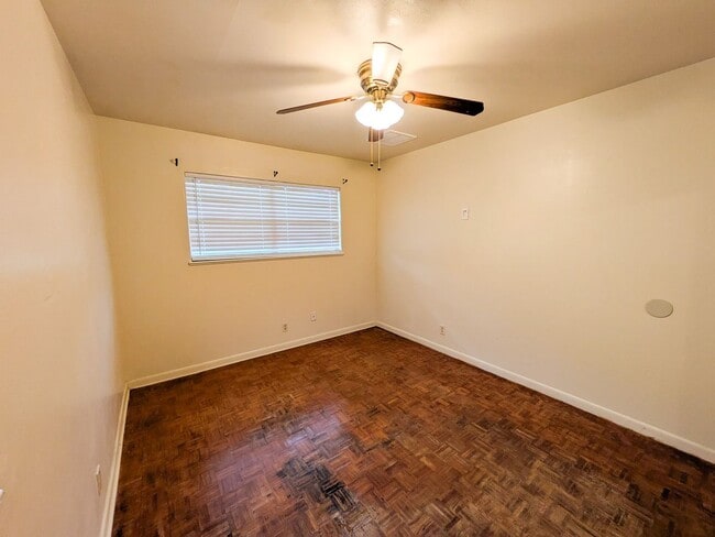 Building Photo - 9225 Shepherd Dr