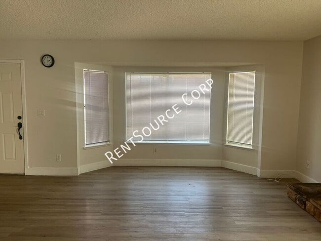 Building Photo - 43837 David St